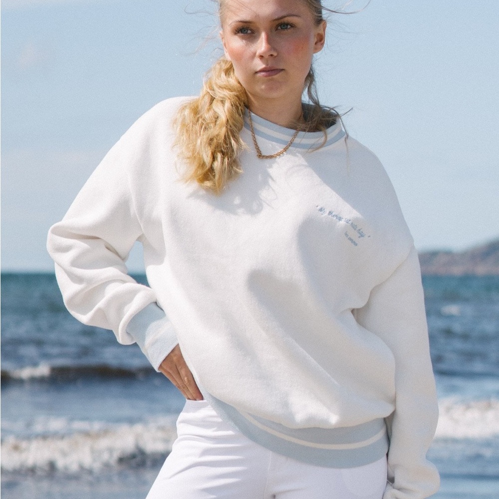 Women's White and Blue Sweater